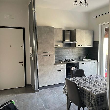 Leos Rooms Калтанисета Екстериор снимка