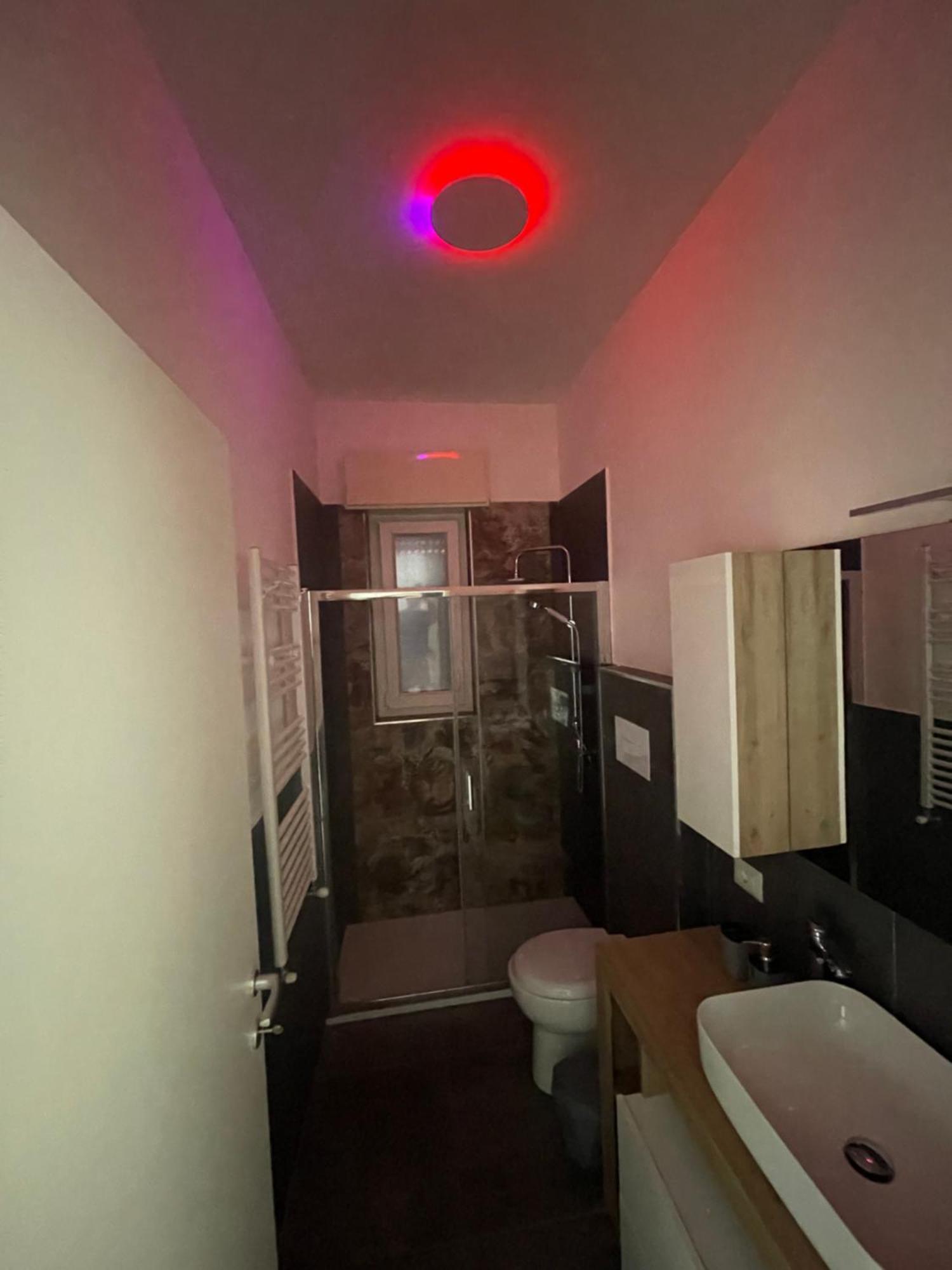 Leos Rooms Калтанисета Екстериор снимка