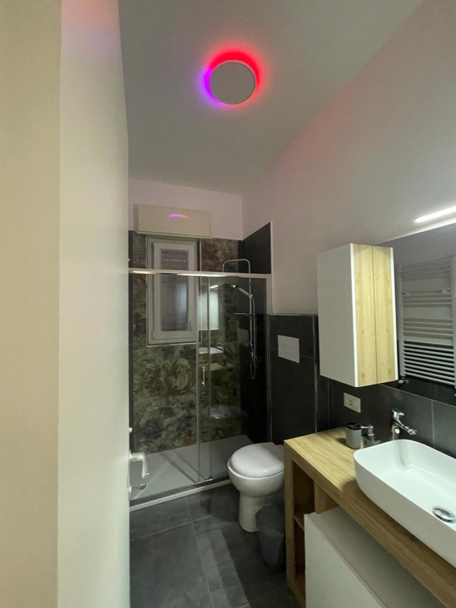 Leos Rooms Калтанисета Екстериор снимка